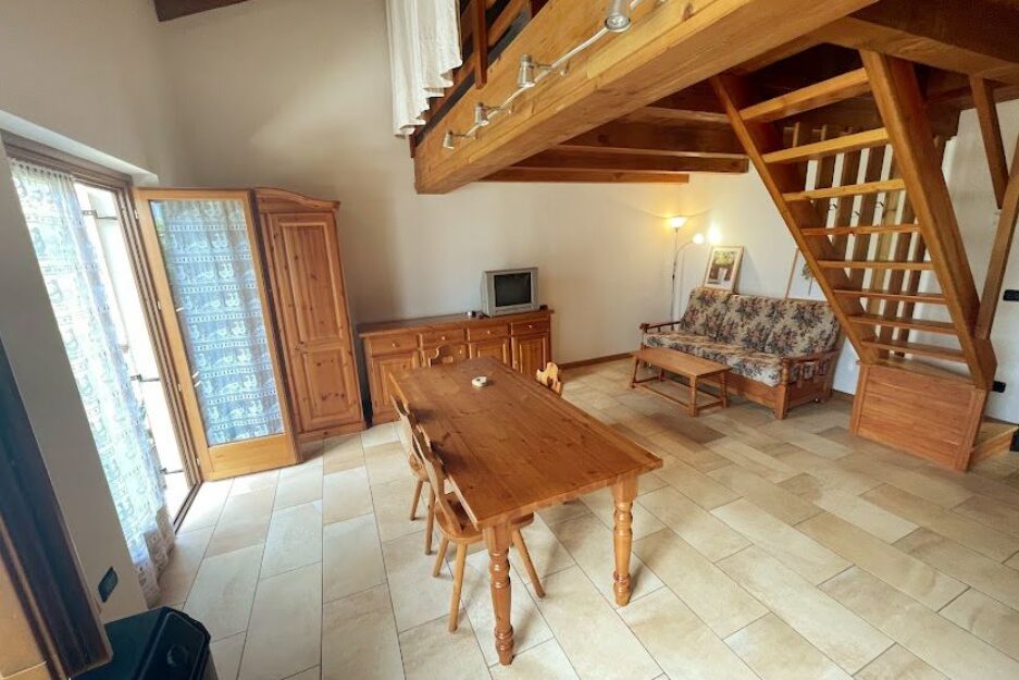 Frazione Mellier Lillaz 2 P3 La Trottola Champorcher