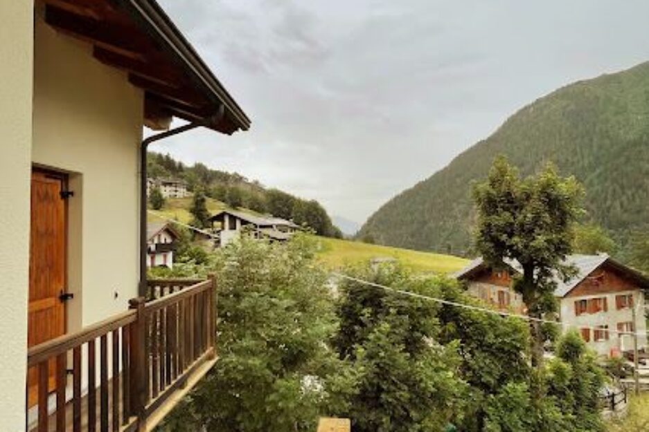 Frazione Mellier Lillaz 2 P3 La Trottola Champorcher