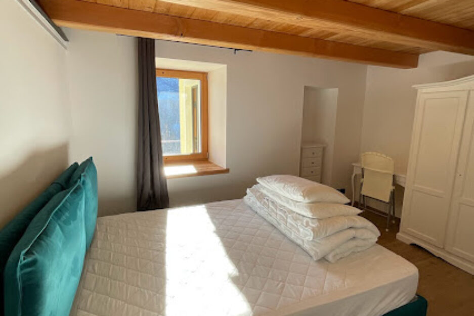 Frazione Petit Rosier Piano Blu La Trottola Champorcher